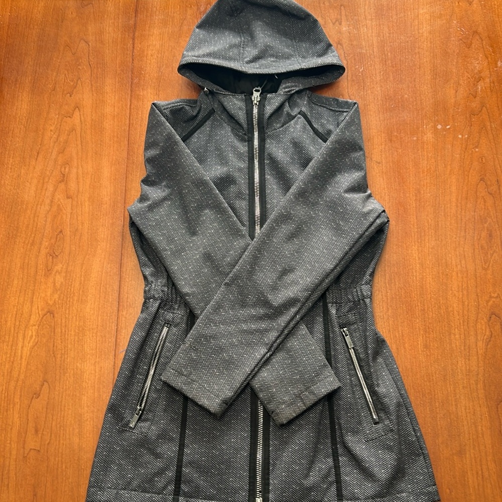 Free Country women’s charcoal grey and black coat
